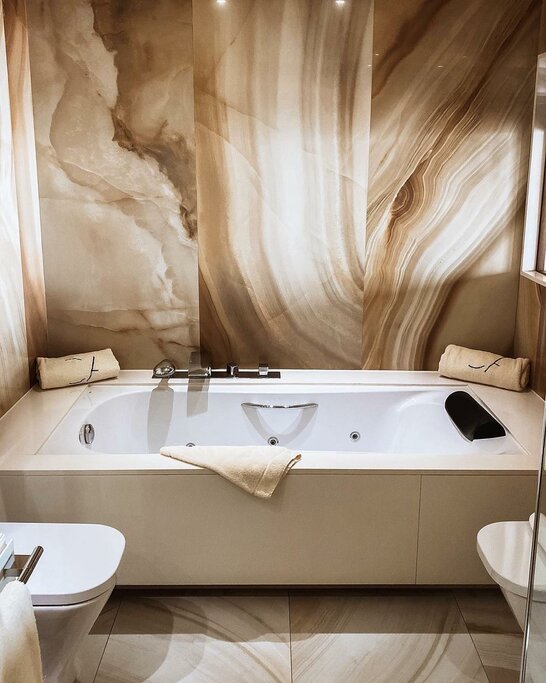 Hotel702