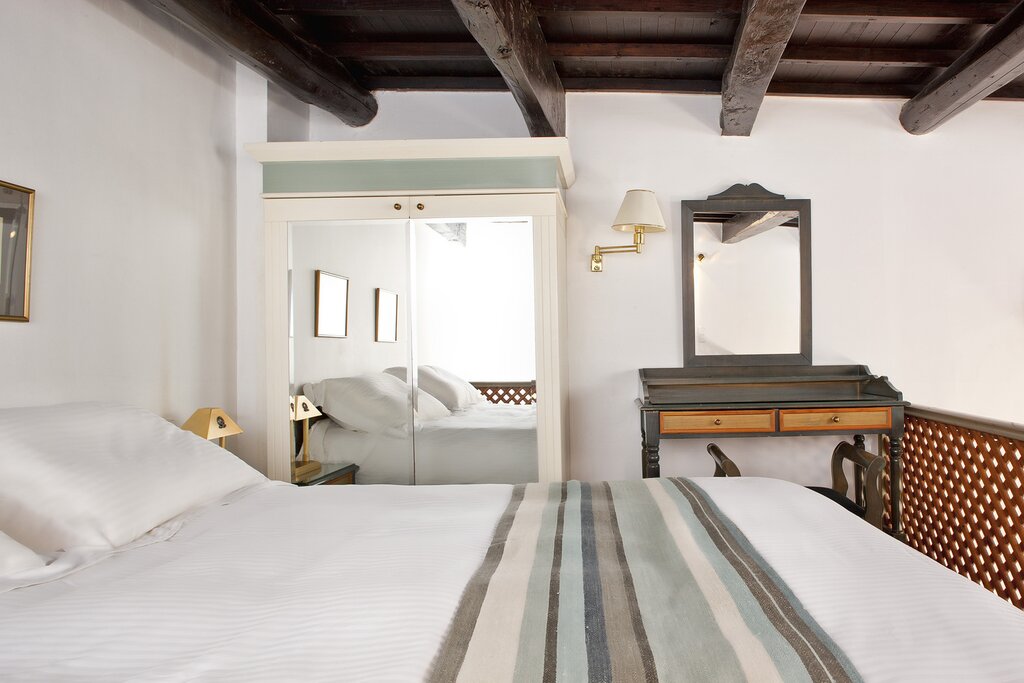 Hotel464