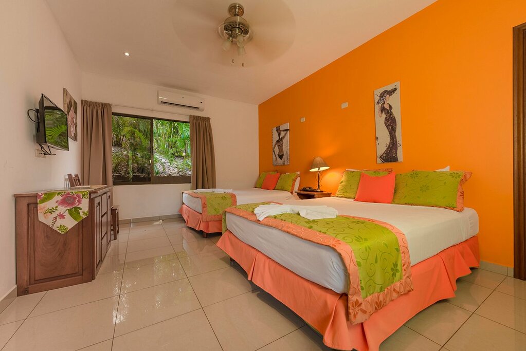 Hotel212