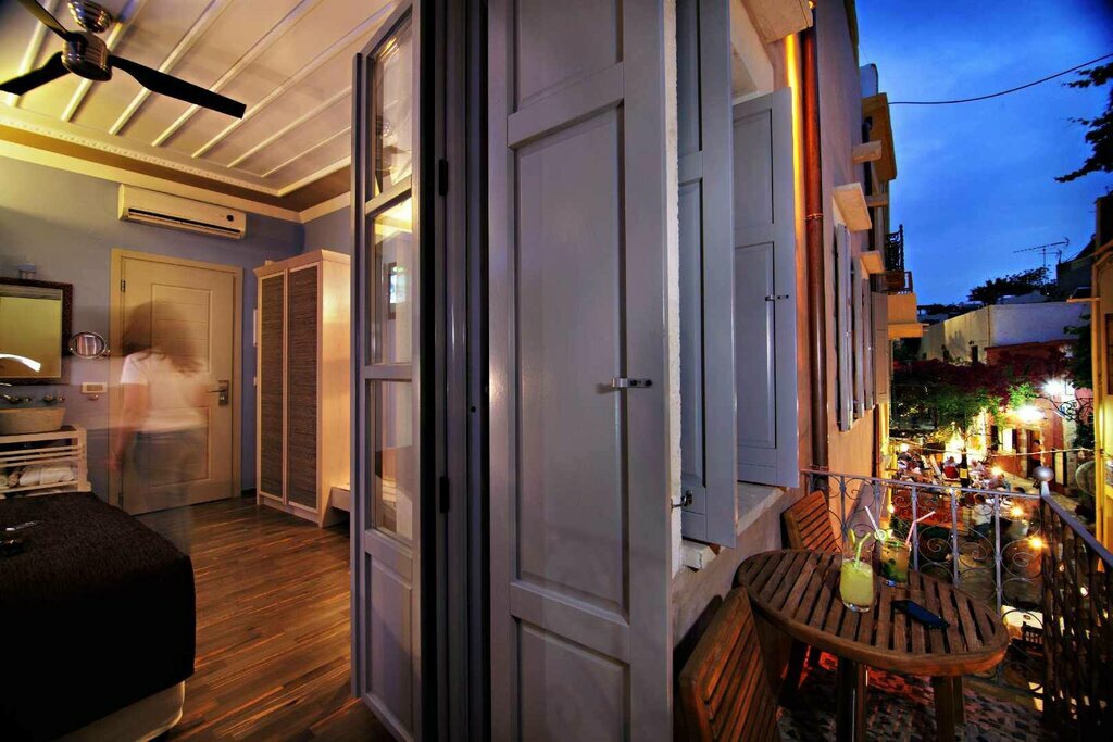 Hotel599