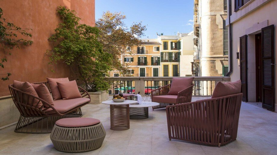 Hotel889