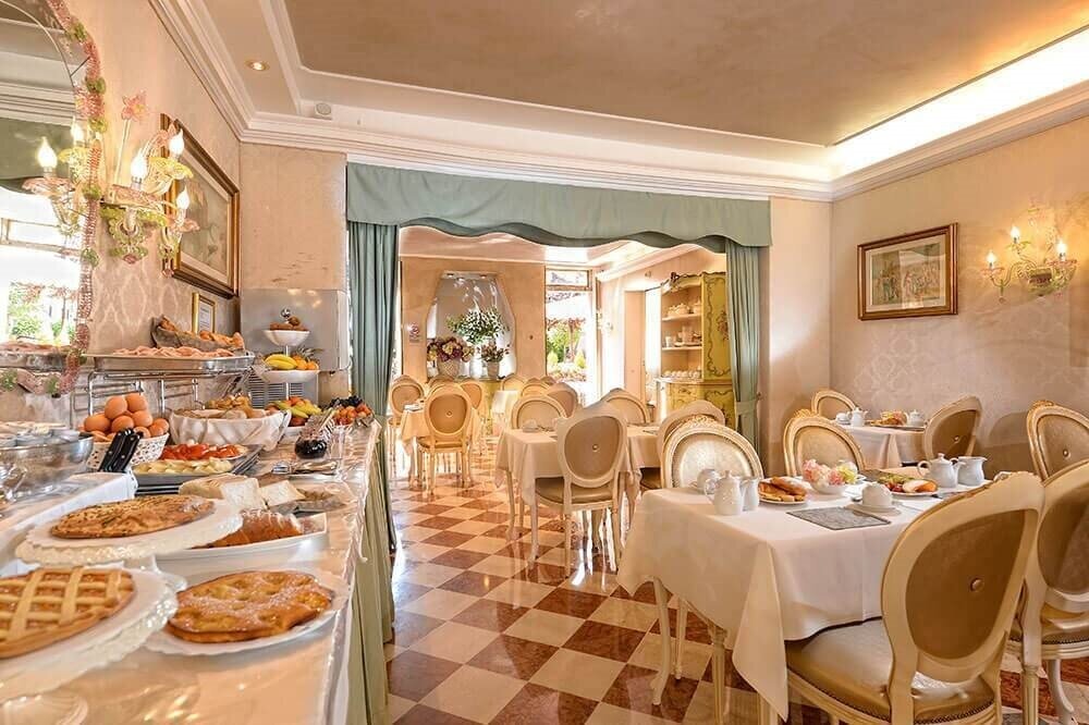 Hotel6