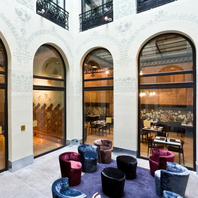 Hotel818