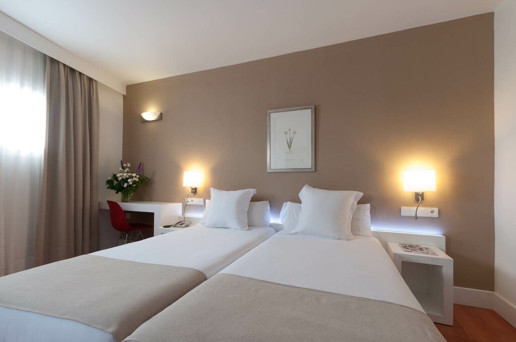 Hotel775