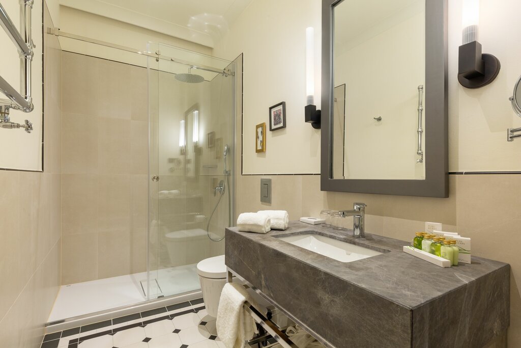 Hotel1350
