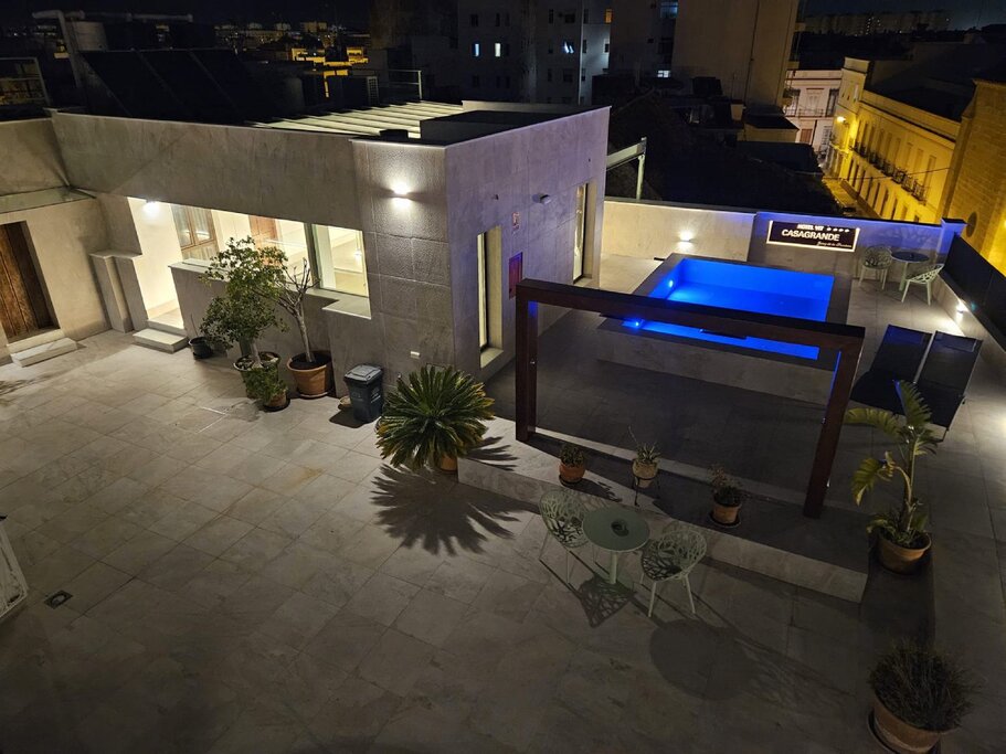 Hotel811