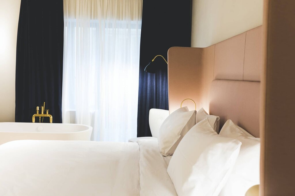 Hotel512
