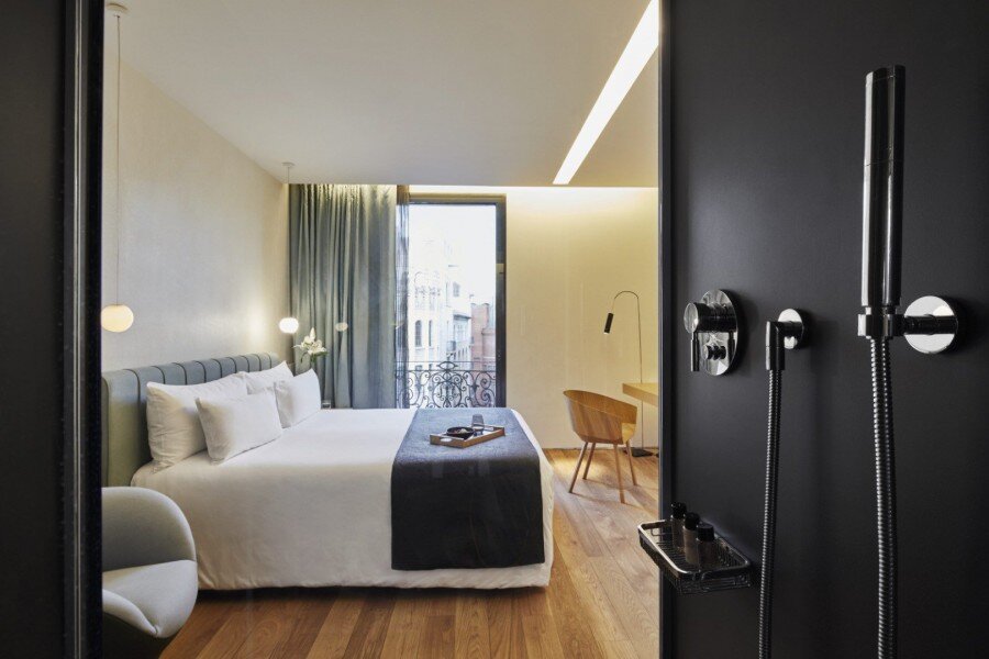 Hotel695