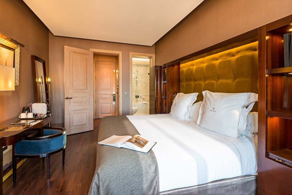 Hotel975