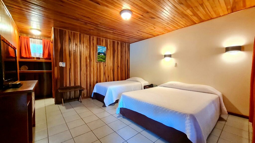 Hotel285