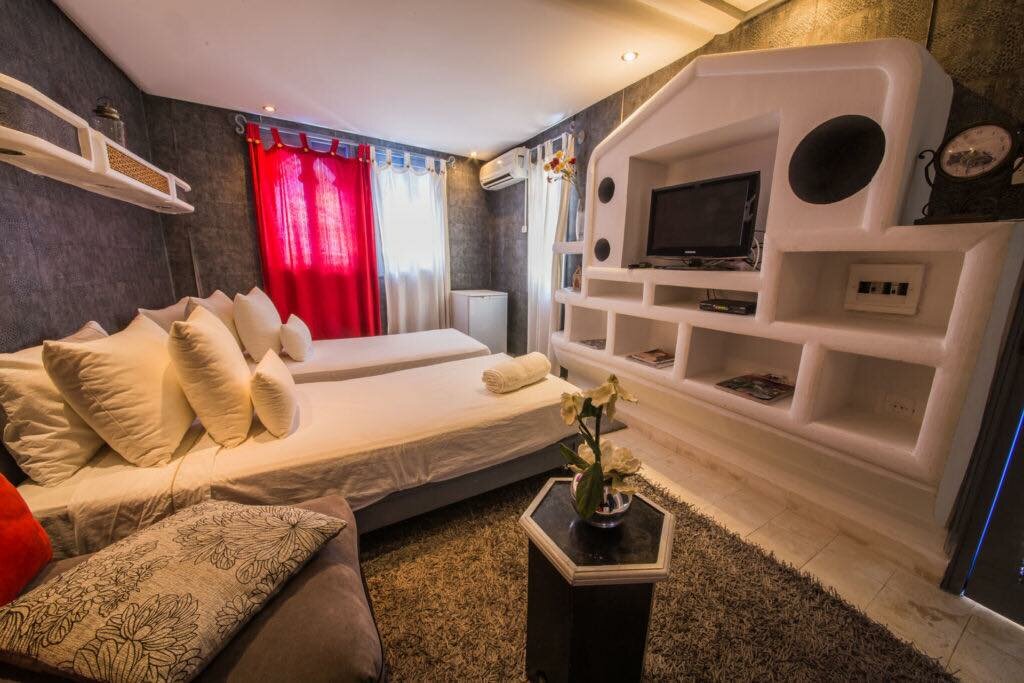 Hotel87