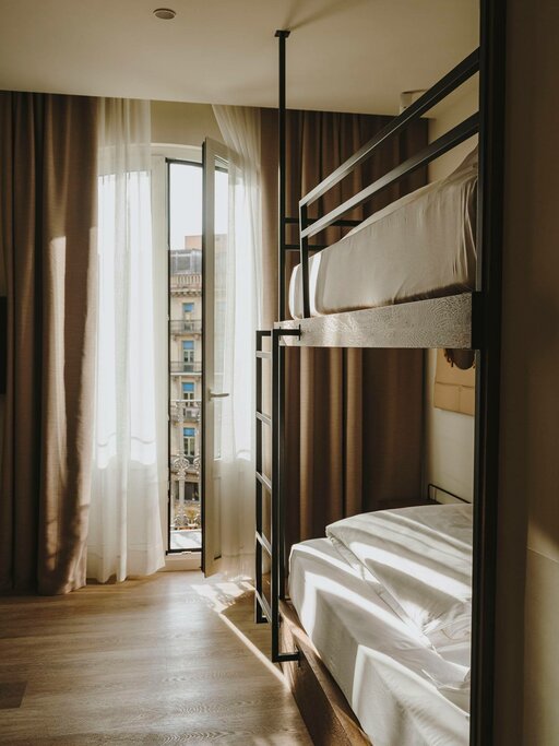 Hotel772