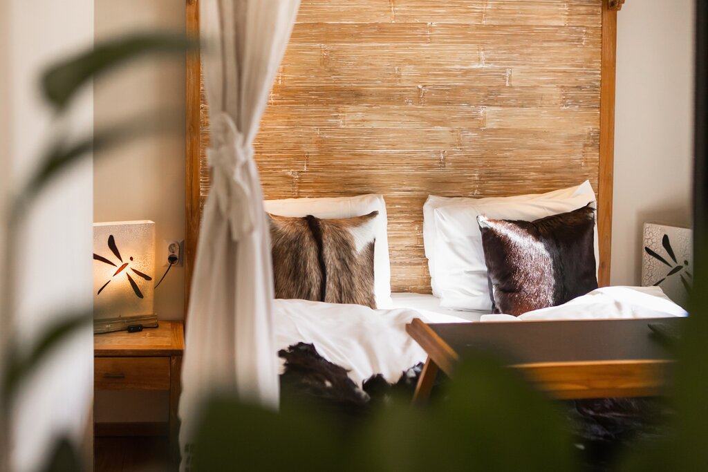 Hotel383