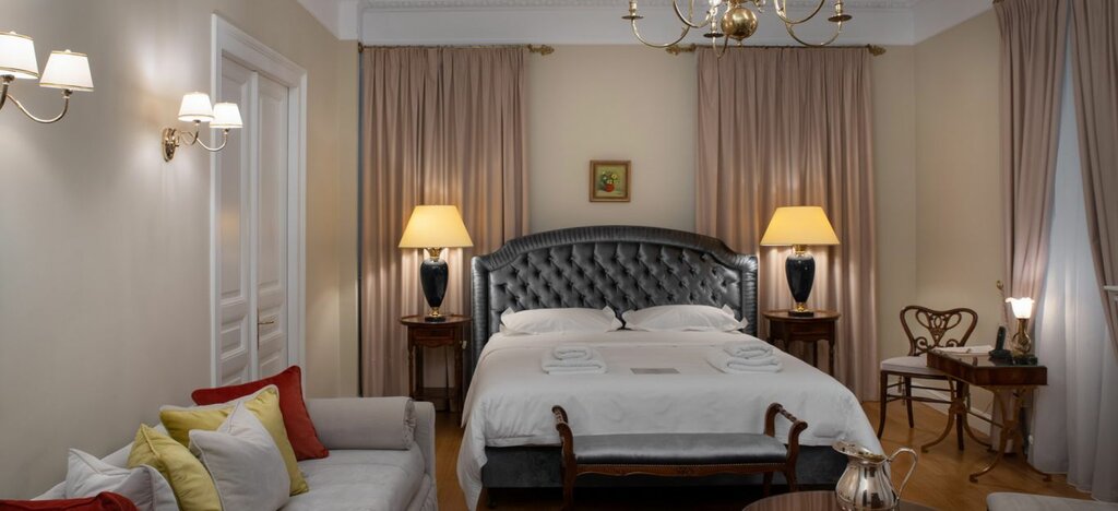 Hotel498