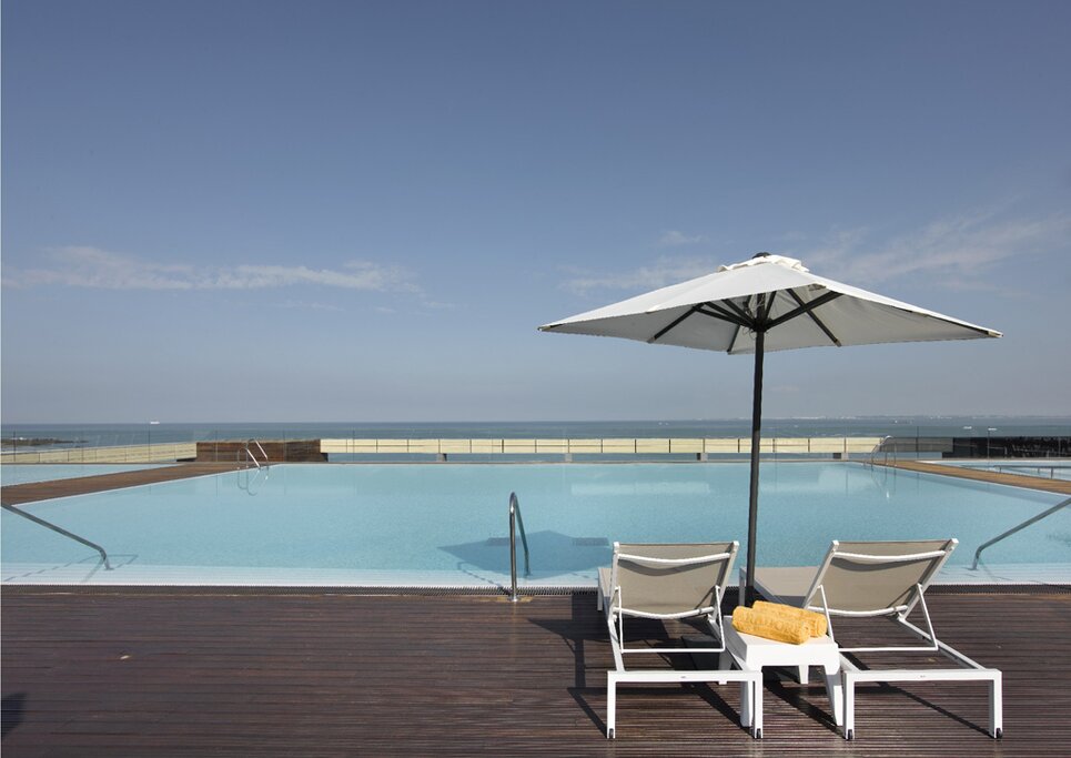 Hotel745