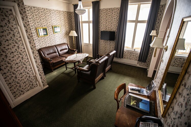 Hotel351