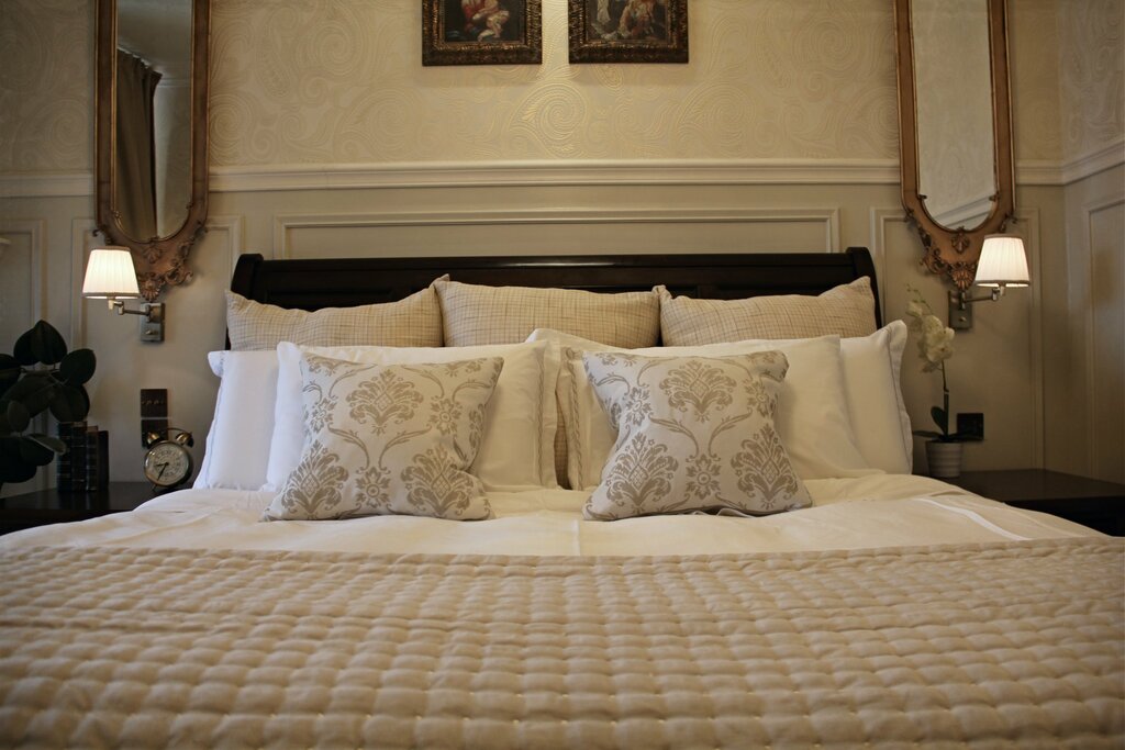 Hotel1483
