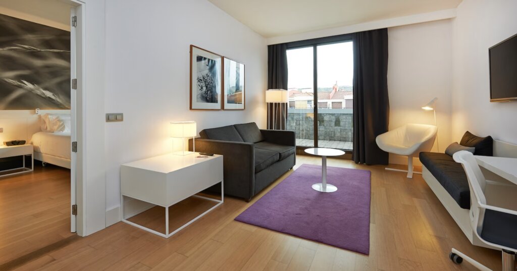 Hotel833