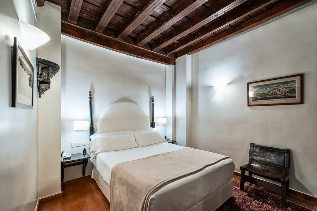 Hotel708