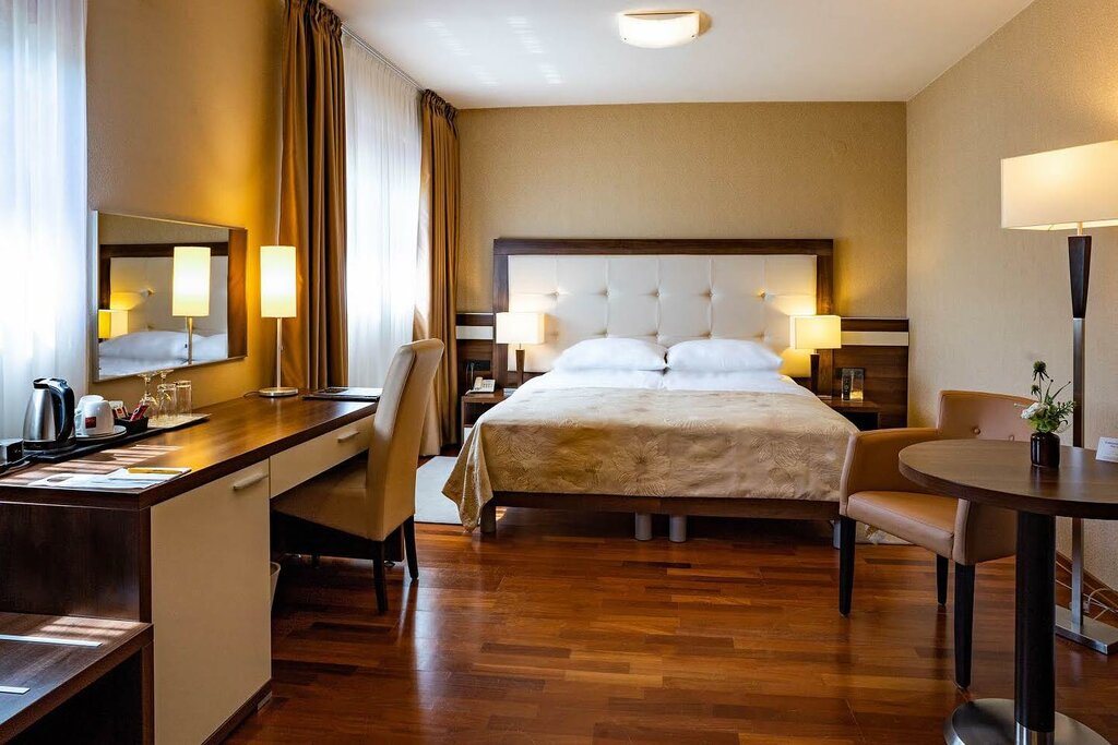 Hotel1330