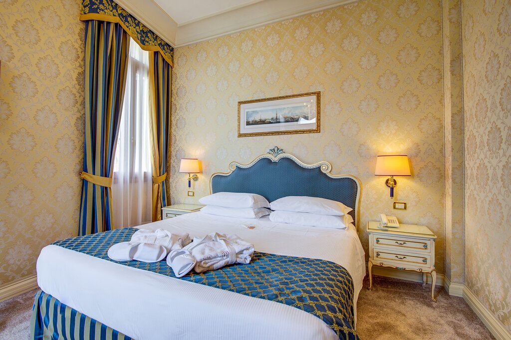 Hotel7