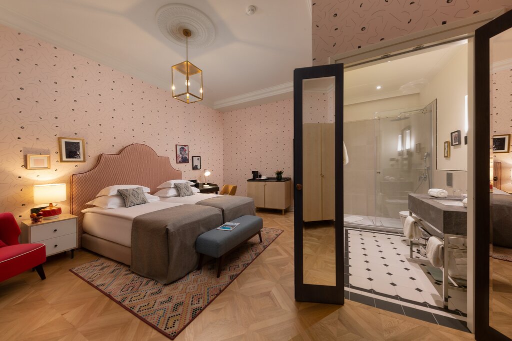 Hotel1350