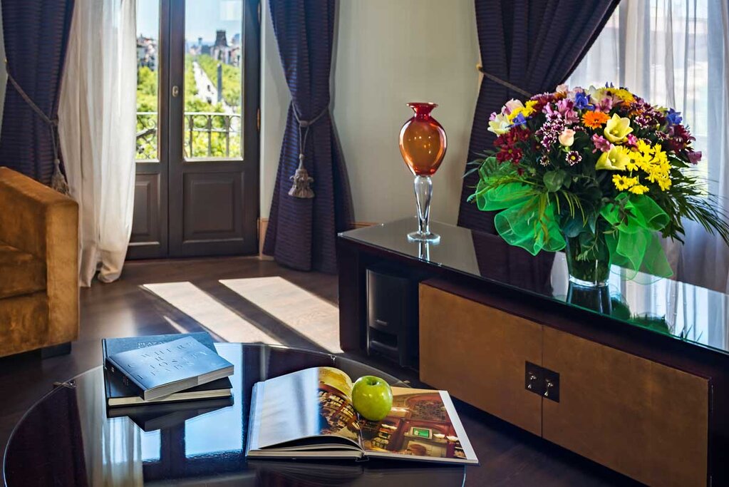 Hotel975