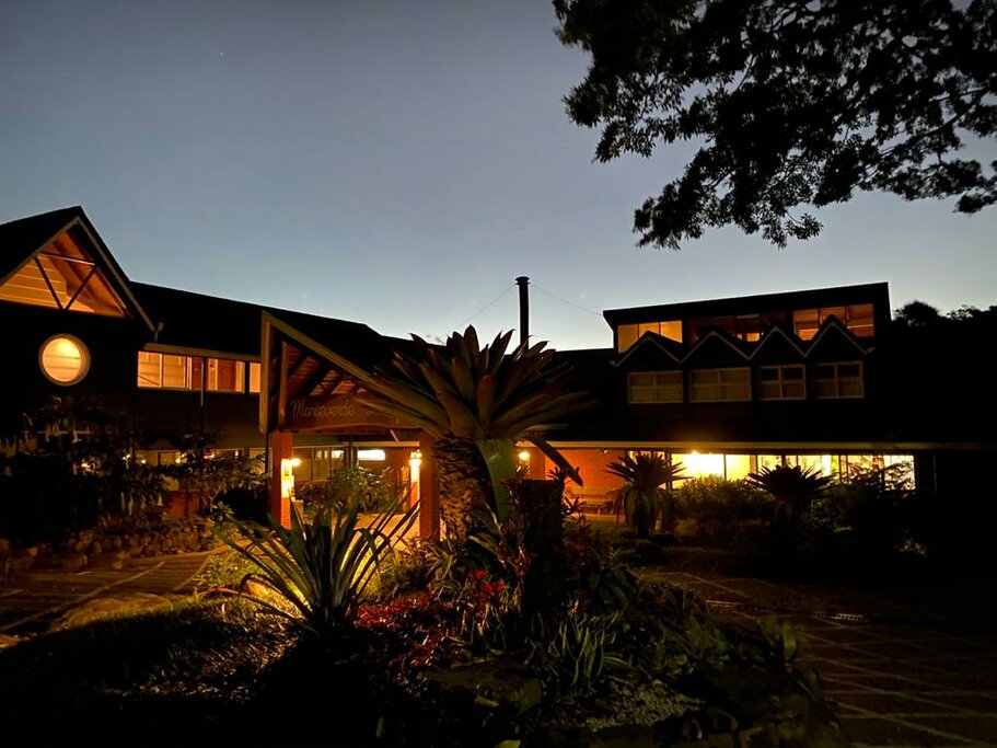 Hotel196