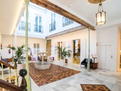 Hotel694