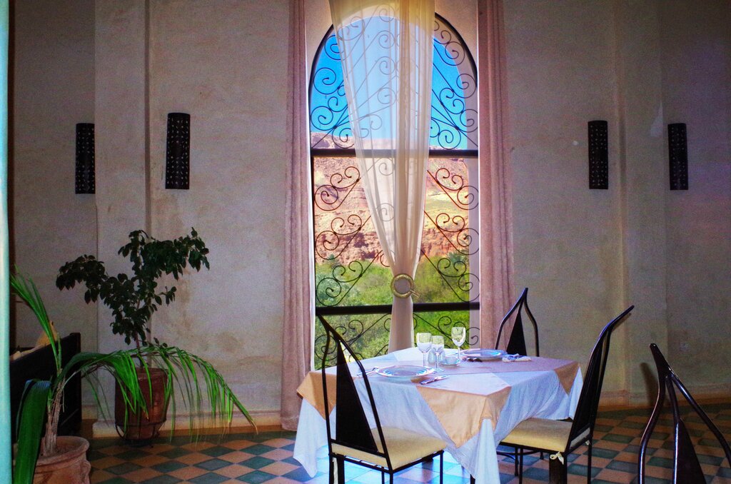 Hotel106