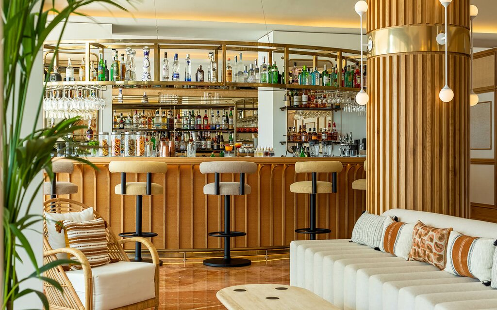 Hotel848