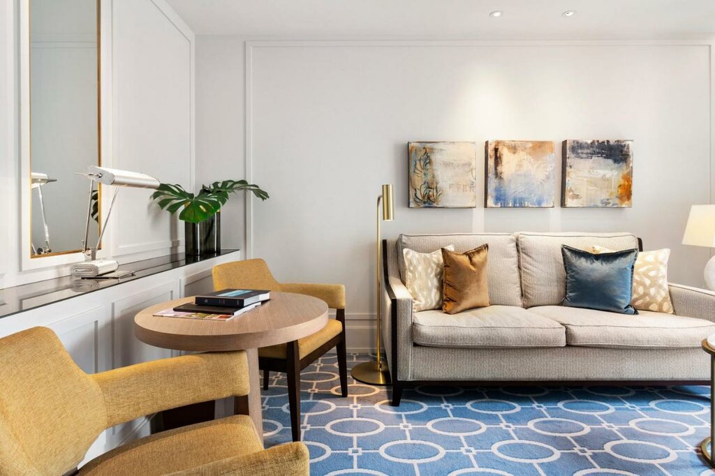 Hotel378