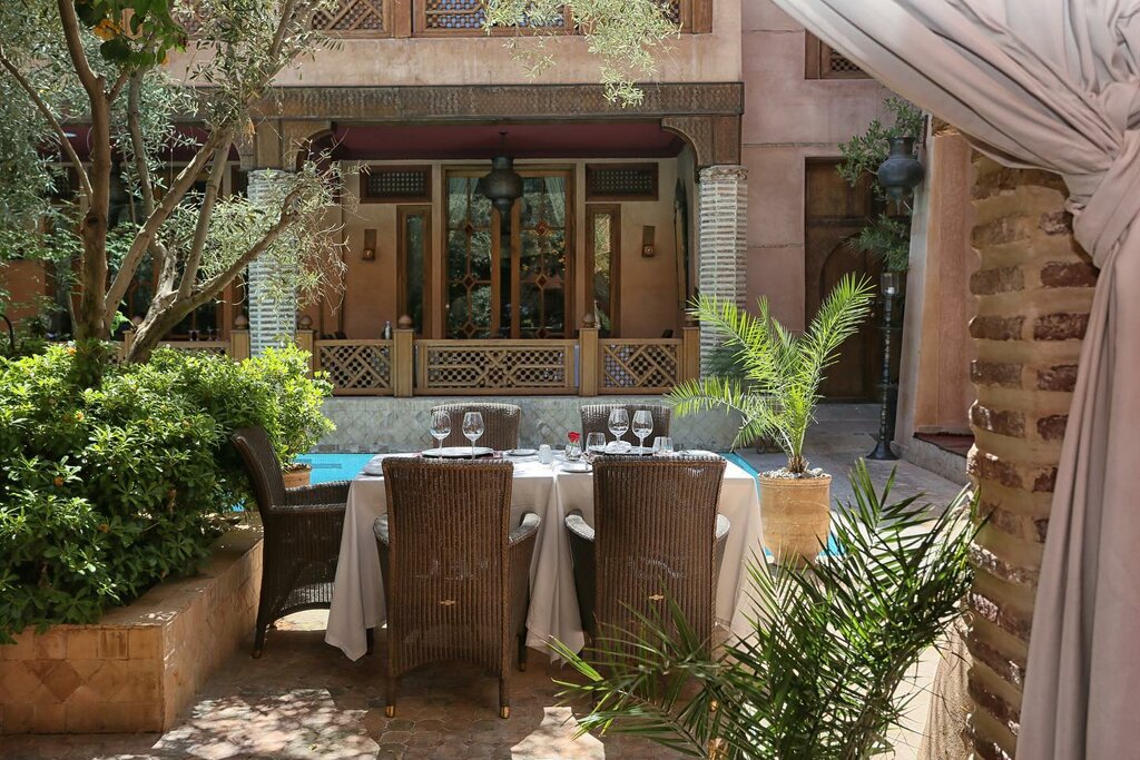 Hotel73