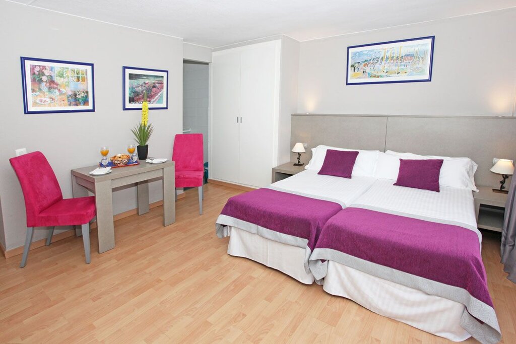 Hotel962