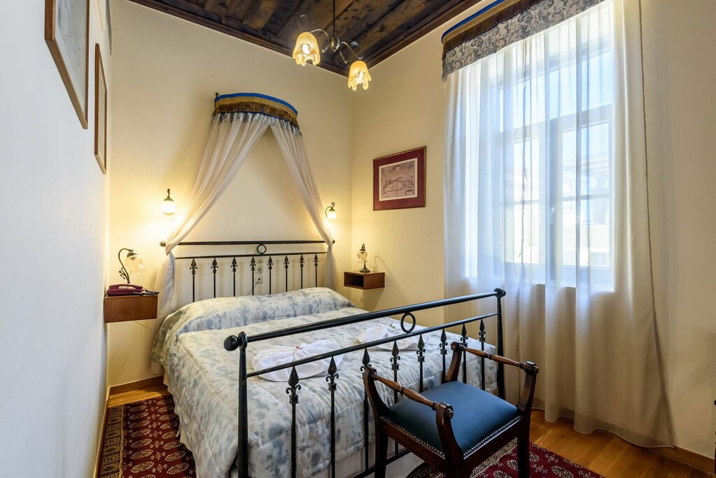 Hotel527