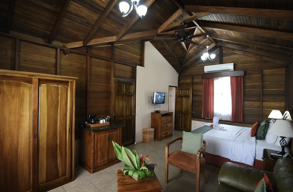 Hotel305