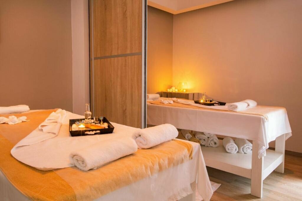 Hotel563