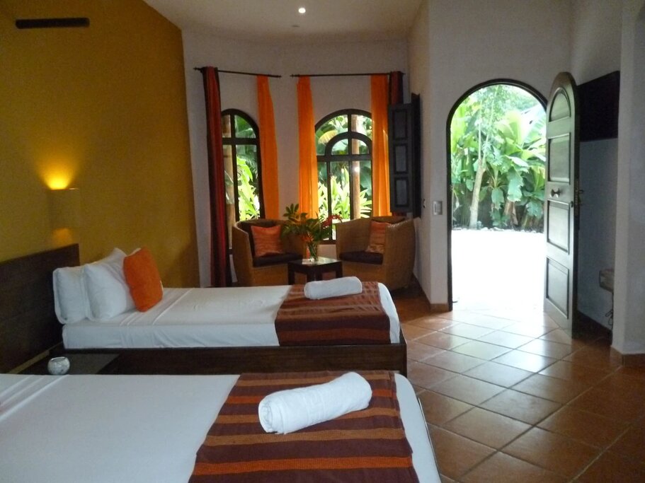 Hotel325