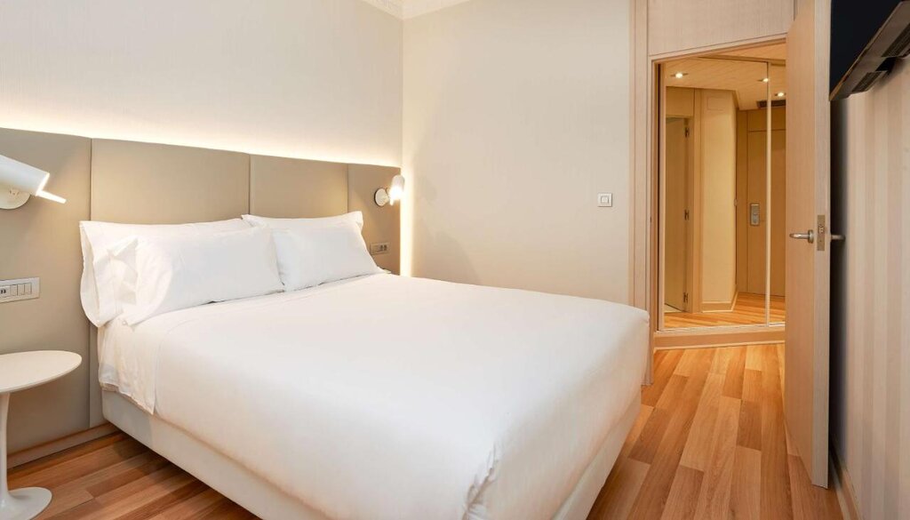 Hotel983