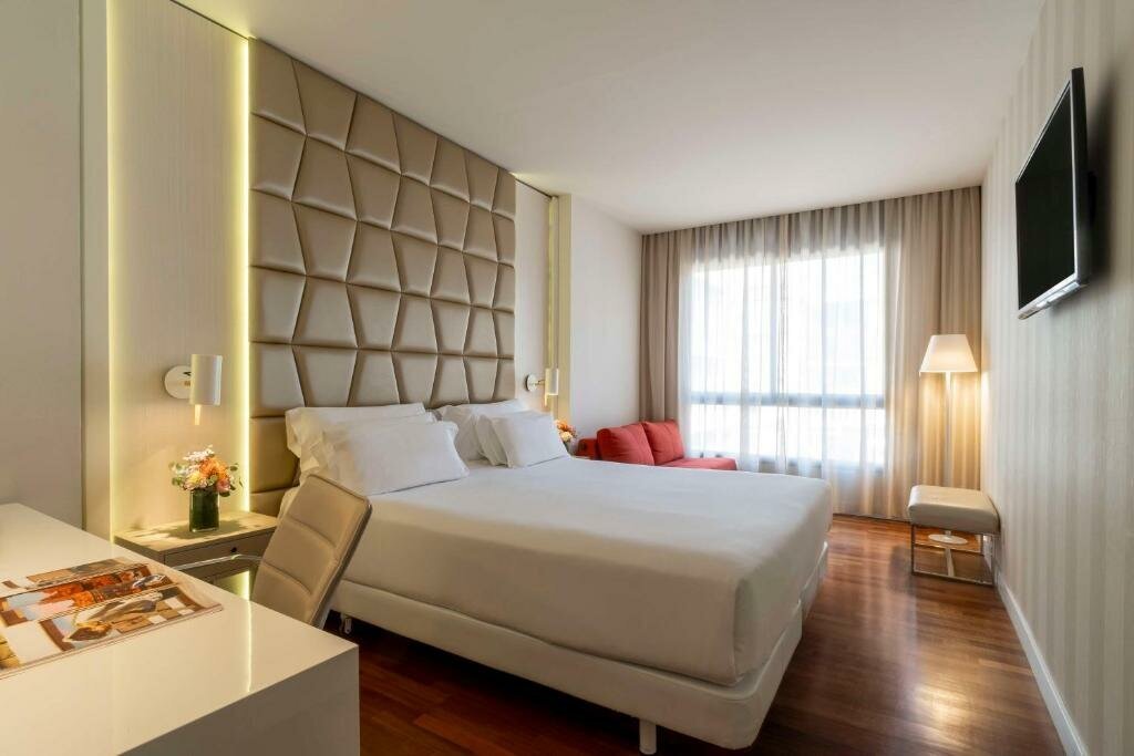 Hotel742