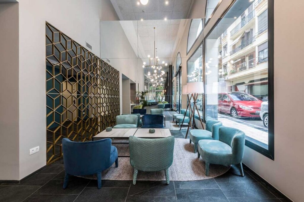 Hotel738