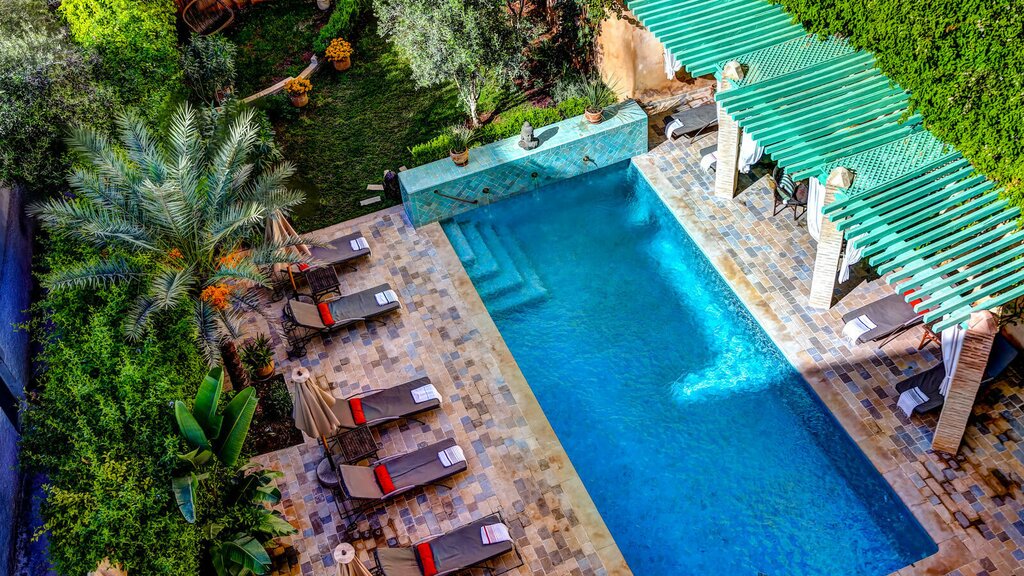 Hotel67
