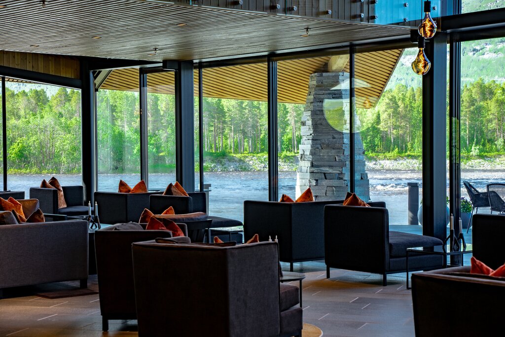 Hotel374