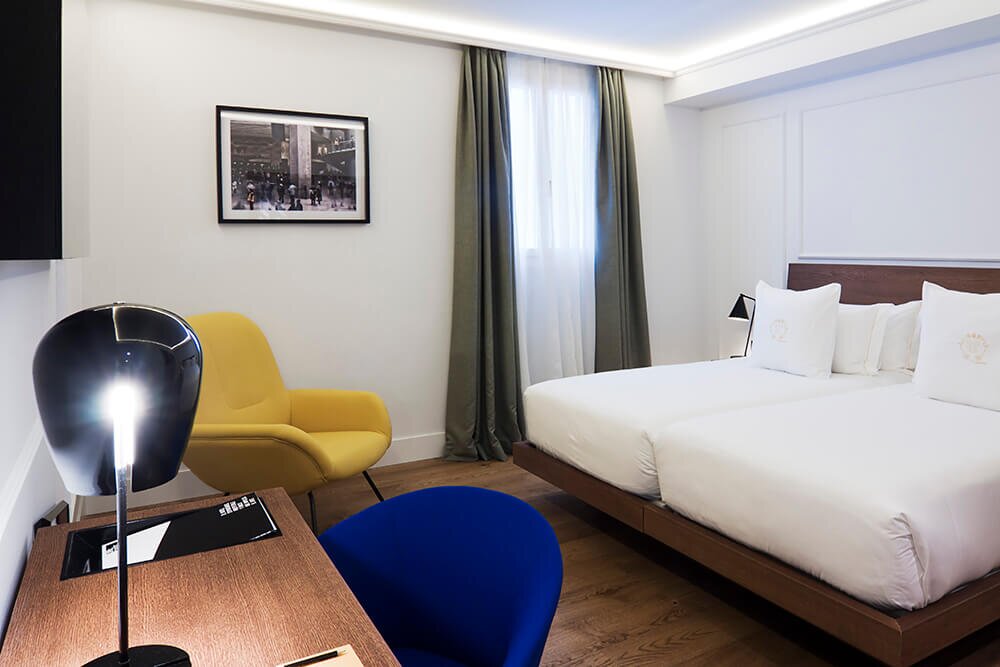 Hotel704