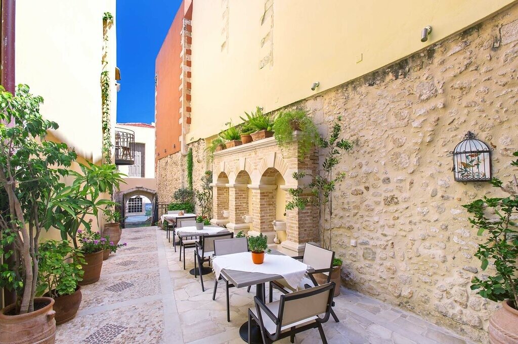 Hotel649