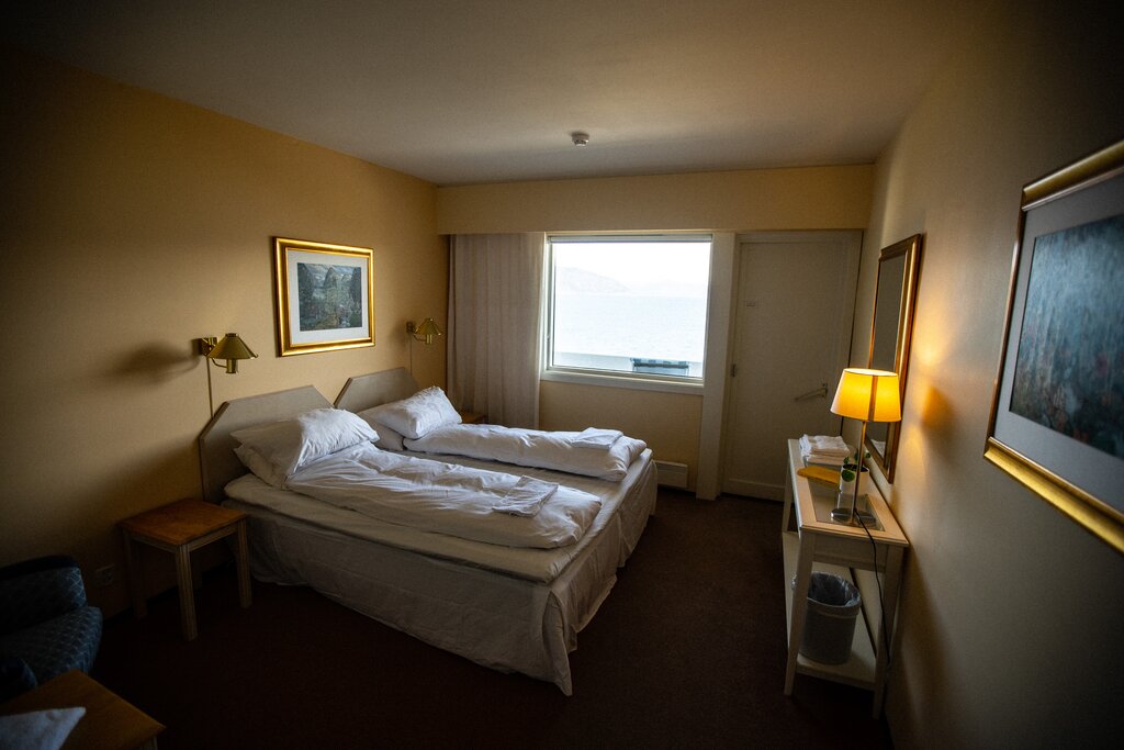 Hotel382