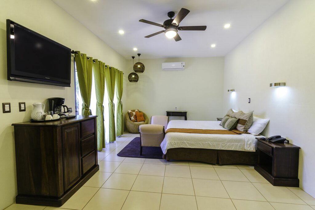 Hotel200