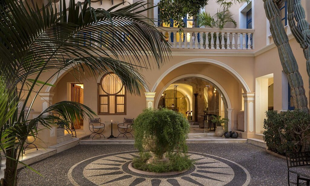 Hotel551