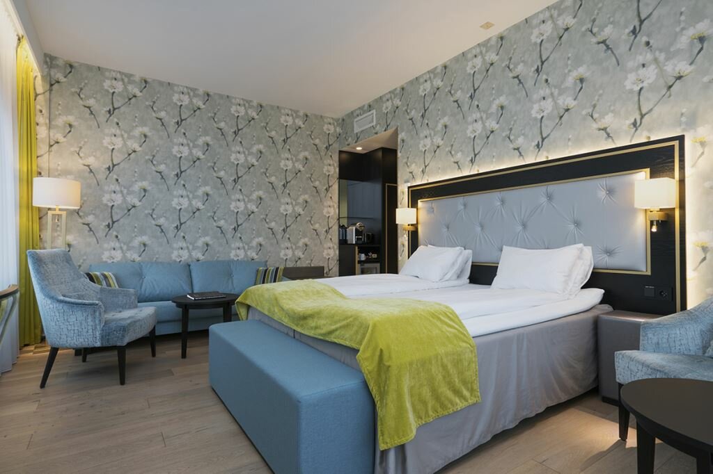 Hotel353