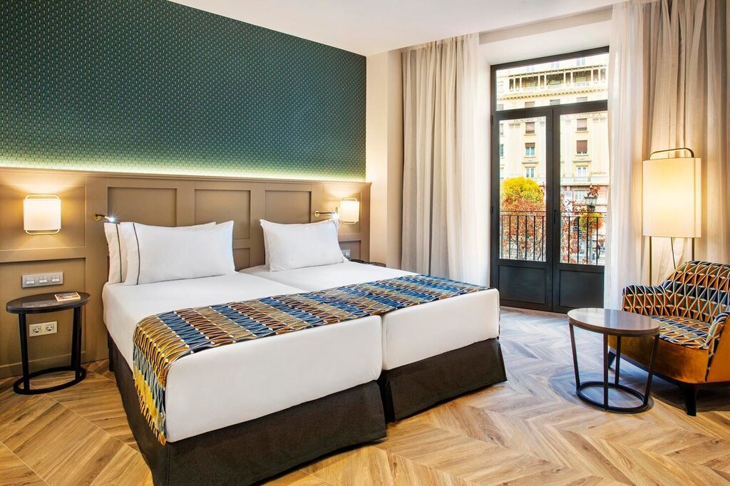 Hotel825
